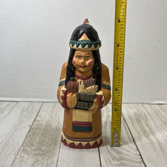 Vintage Folk Art Wood Indigenous Native American Woman Figurine Carved Painted - Picture 5 of 6